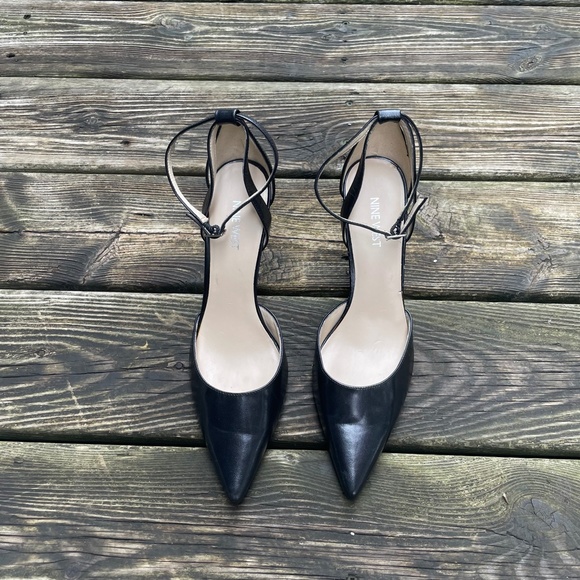 Shoes: Nine West Black Pointy Toe Heels With Ankle Strap - Picture 1 of 8